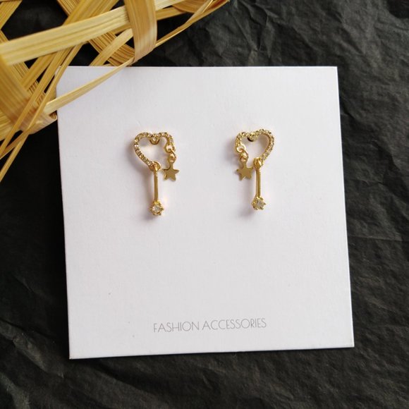 LAST ONE 💖Heart Star Dangle Earrings - Picture 7 of 9